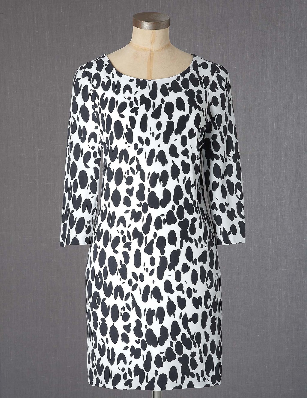 Boulevard Tunic Dress - style: tunic; length: mid thigh; neckline: round neck; fit: loose; predominant colour: white; secondary colour: navy; occasions: casual; fibres: viscose/rayon - 100%; sleeve length: 3/4 length; sleeve style: standard; texture group: crepes; pattern type: fabric; pattern size: big & busy; pattern: patterned/print; season: a/w 2013