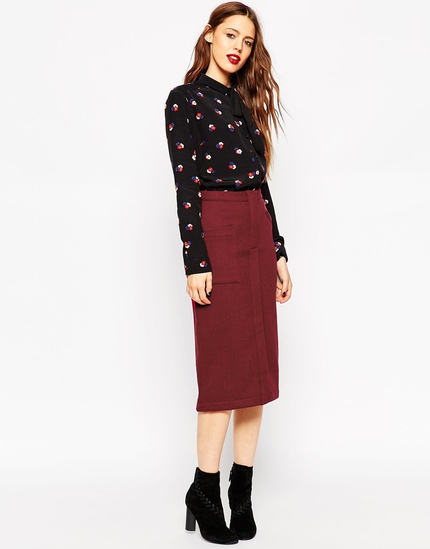 Pencil Skirt In Wool Mix Twill Maroon - length: below the knee; pattern: plain; style: pencil; fit: tailored/fitted; waist: high rise; predominant colour: burgundy; occasions: work; fibres: wool - mix; pattern type: fabric; texture group: woven light midweight; season: a/w 2015