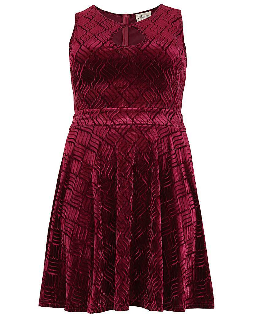 Sienna Couture Keyhole Geo Print Velvet - length: mid thigh; sleeve style: sleeveless; predominant colour: burgundy; occasions: evening; fit: fitted at waist & bust; style: fit & flare; fibres: polyester/polyamide - 100%; neckline: crew; sleeve length: sleeveless; pattern type: fabric; pattern size: standard; pattern: patterned/print; texture group: velvet/fabrics with pile; season: a/w 2015