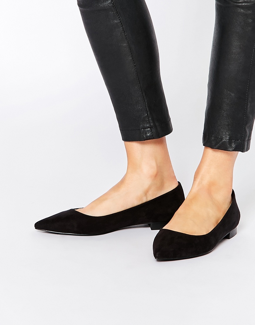 Lost Pointed Ballet Flats Black - predominant colour: black; occasions: casual, creative work; material: faux leather; heel height: flat; toe: pointed toe; style: ballerinas / pumps; finish: plain; pattern: plain; season: a/w 2015