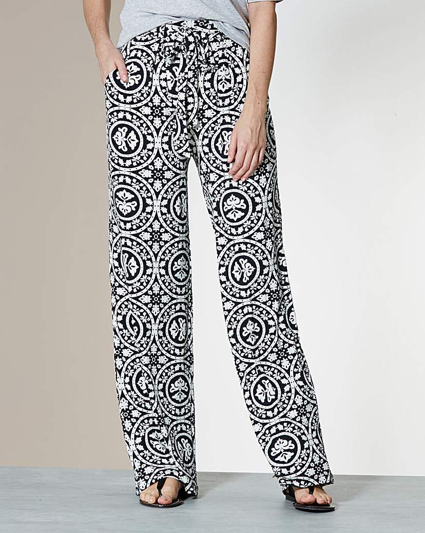 Print Wide Leg Jersey Trousers X Short - length: standard; waist: high rise; secondary colour: white; predominant colour: black; occasions: casual; fibres: viscose/rayon - stretch; fit: baggy; pattern type: fabric; pattern: patterned/print; texture group: jersey - stretchy/drapey; style: standard; pattern size: big & busy (bottom); season: a/w 2015