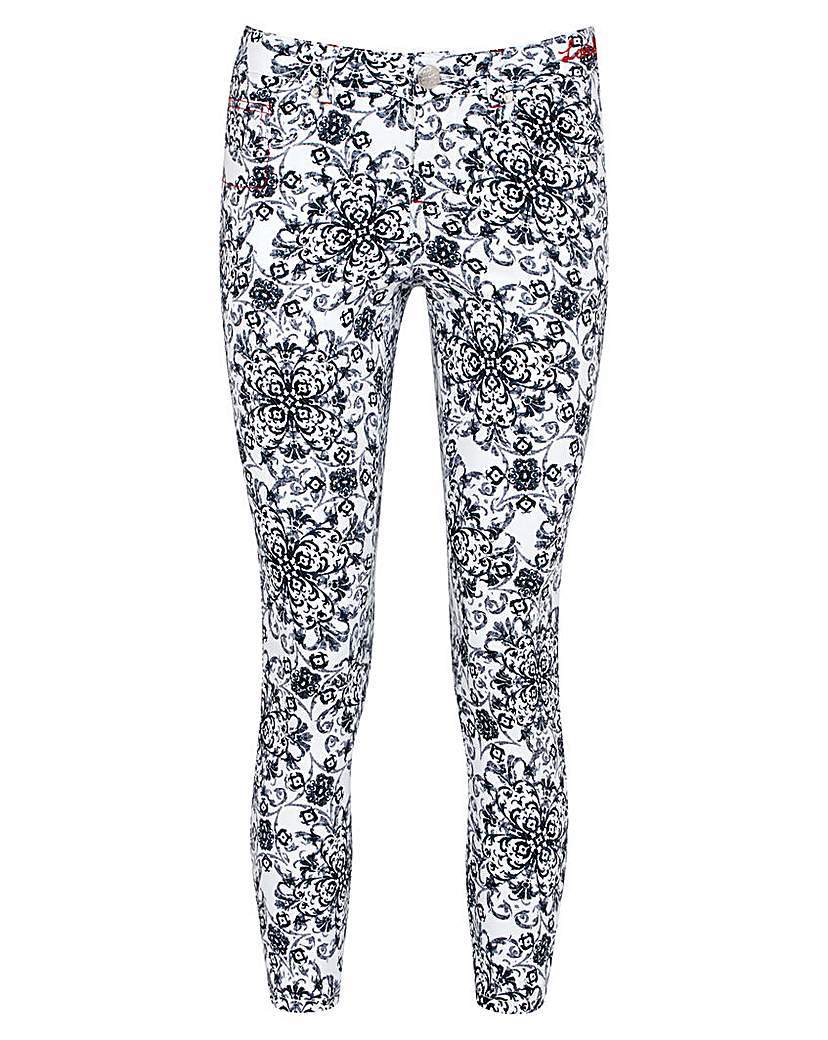 Joe Browns Marvellous Mono Trouser - waist: mid/regular rise; secondary colour: white; predominant colour: black; occasions: casual, creative work; length: ankle length; fibres: cotton - stretch; fit: skinny/tight leg; pattern type: fabric; pattern: patterned/print; texture group: other - light to midweight; style: standard; pattern size: standard (bottom); season: a/w 2015