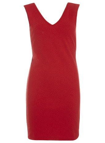 Womens **Vero Moda Red V Neck Shift Dress Red - style: shift; length: mid thigh; neckline: v-neck; pattern: plain; sleeve style: sleeveless; predominant colour: true red; occasions: evening; fit: body skimming; fibres: viscose/rayon - 100%; sleeve length: sleeveless; pattern type: fabric; texture group: jersey - stretchy/drapey; season: s/s 2016; wardrobe: event