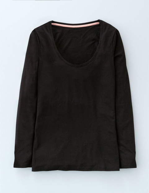 Supersoft Scoop Tee Black Women, Black - pattern: plain; predominant colour: black; occasions: casual; length: standard; style: top; neckline: scoop; fibres: cotton - stretch; fit: body skimming; sleeve length: long sleeve; sleeve style: standard; pattern type: fabric; texture group: jersey - stretchy/drapey; season: s/s 2016; wardrobe: basic
