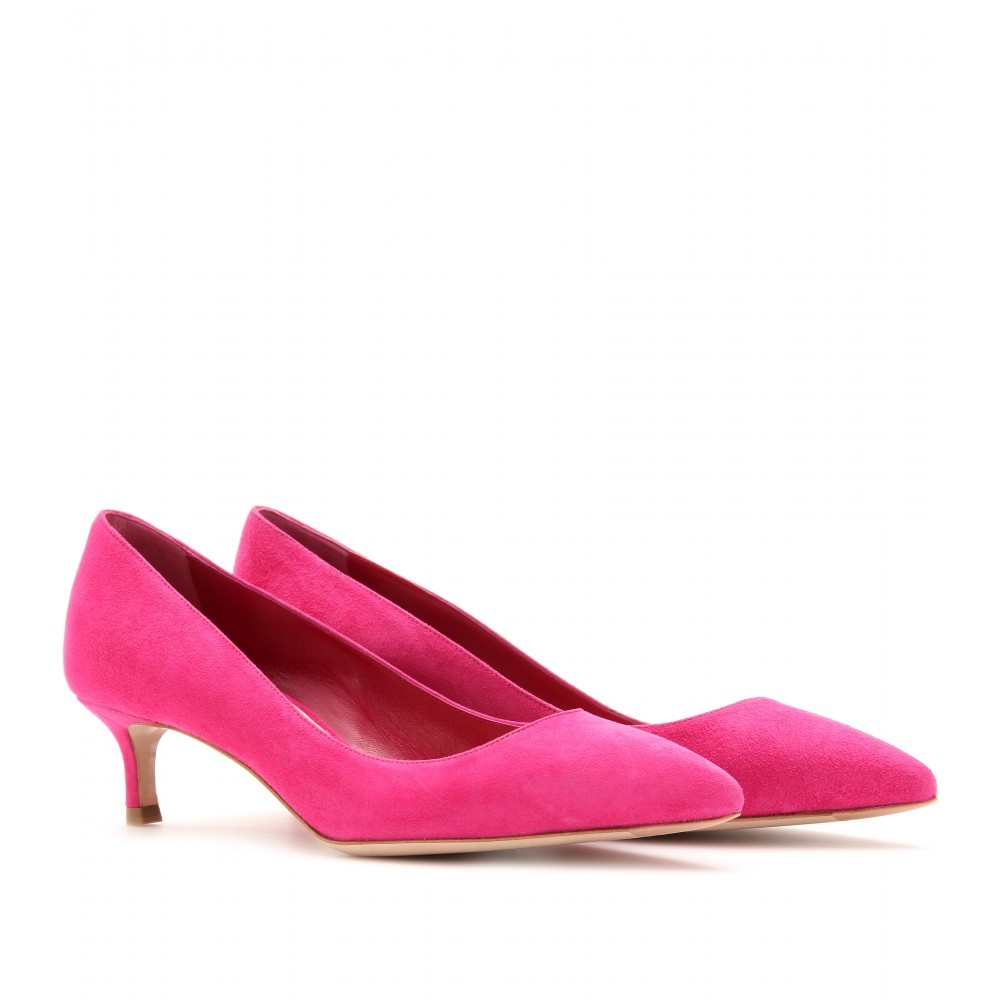 pink pumps low heel