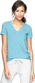 Gapfit Breathe V Neck T - neckline: v-neck; pattern: plain; style: t-shirt; predominant colour: pale blue; occasions: casual, holiday; length: standard; fibres: polyester/polyamide - stretch; fit: body skimming; sleeve length: short sleeve; sleeve style: standard; trends: fluorescent; pattern type: fabric; texture group: jersey - stretchy/drapey