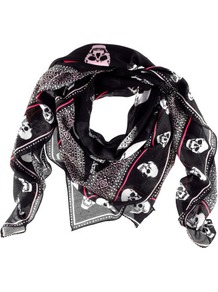 Scarf - predominant colour: black; occasions: casual, work; type of pattern: standard; style: square; size: standard; material: fabric; pattern: patterned/print