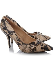 Snake Point Toe Heels Wheat - predominant colour: nude; occasions: evening, work, occasion; material: faux leather; heel height: high; heel: stiletto; toe: pointed toe; style: courts; finish: plain; pattern: animal print; embellishment: bow