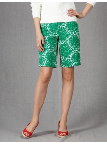 Off Duty Shorts - style: shorts; waist: mid/regular rise; secondary colour: white; predominant colour: emerald green; occasions: casual, holiday; fibres: cotton - stretch; jeans & bottoms detail: turn ups; texture group: cotton feel fabrics; fit: straight leg; pattern type: fabric; pattern size: standard; pattern: florals; length: just above the knee