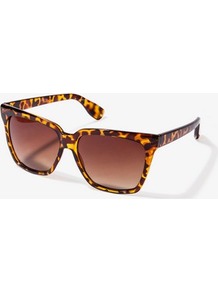 F7177 Oversized Square Sunglasses - predominant colour: chocolate brown; occasions: casual, holiday; style: square; size: large; material: plastic/rubber; pattern: tortoiseshell; finish: plain