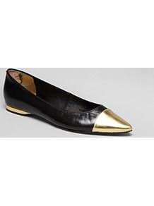 Pointed Toe Cap Toe Flats Seliq - secondary colour: gold; predominant colour: black; occasions: casual, evening, work; material: leather; heel height: flat; toe: pointed toe; style: ballerinas / pumps; trends: metallics; finish: plain; pattern: colourblock; embellishment: toe cap