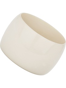 Cream Resin Bangle - predominant colour: ivory; occasions: casual, occasion, holiday; style: bangle; size: large/oversized; material: chain/metal; finish: plain