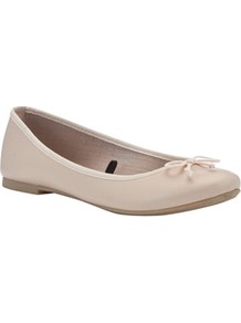 Leather Ballerina Pumps - predominant colour: ivory; occasions: casual, evening, work, holiday; material: leather; heel height: flat; toe: round toe; style: ballerinas / pumps; finish: plain; pattern: plain; embellishment: bow