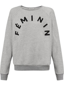 Feminin Sweat - style: sweat top; hip detail: fitted at hip; predominant colour: light grey; secondary colour: black; occasions: casual, holiday; length: standard; fibres: cotton - mix; fit: straight cut; neckline: crew; bust detail: contrast pattern/fabric/detail at bust; sleeve length: long sleeve; sleeve style: standard; trends: sporty redux; pattern type: fabric; pattern size: light/subtle; pattern: patterned/print; texture group: jersey - stretchy/drapey; embellishment: applique