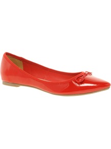 Live Pointed Ballet Flats - predominant colour: true red; occasions: casual, evening, work, holiday; material: leather; heel height: flat; toe: pointed toe; style: ballerinas / pumps; finish: patent; pattern: plain; embellishment: bow