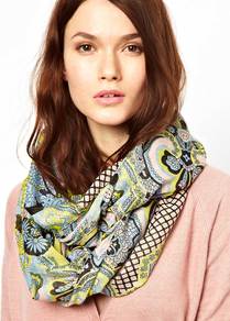 Gisella Snood - occasions: casual, evening, work, occasion; predominant colour: multicoloured; type of pattern: heavy; style: snood; size: standard; material: fabric; pattern: paisley, patterned/print; trends: statement prints