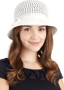 Small Brim Weave Braid Bow Hat - predominant colour: white; occasions: casual, holiday; type of pattern: standard; style: brimmed; size: standard; material: macrame/raffia/straw; embellishment: bow, applique; pattern: plain