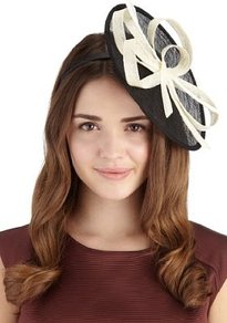 Painters Palette Mesh Headband - predominant colour: black; occasions: evening, occasion; type of pattern: standard; style: fascinator; size: large; material: macrame/raffia/straw; embellishment: bow; pattern: two-tone; trends: sculptural frills